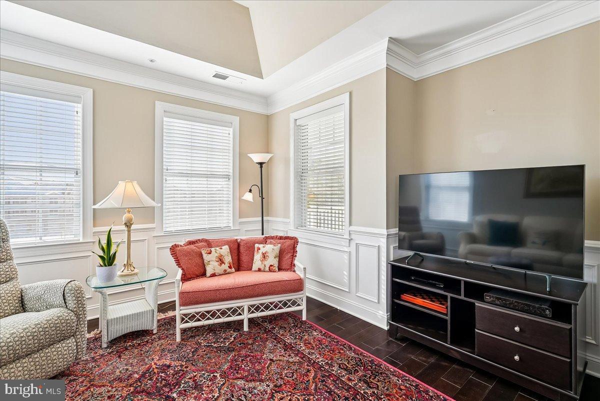 15110 HEATHER MILL LN #402, HAYMARKET, Virginia 20169, 2 Bedrooms Bedrooms, 8 Rooms Rooms,2 BathroomsBathrooms,Residential,For sale,15110 HEATHER MILL LN #402,VAPW2111984 MLS # VAPW2111984