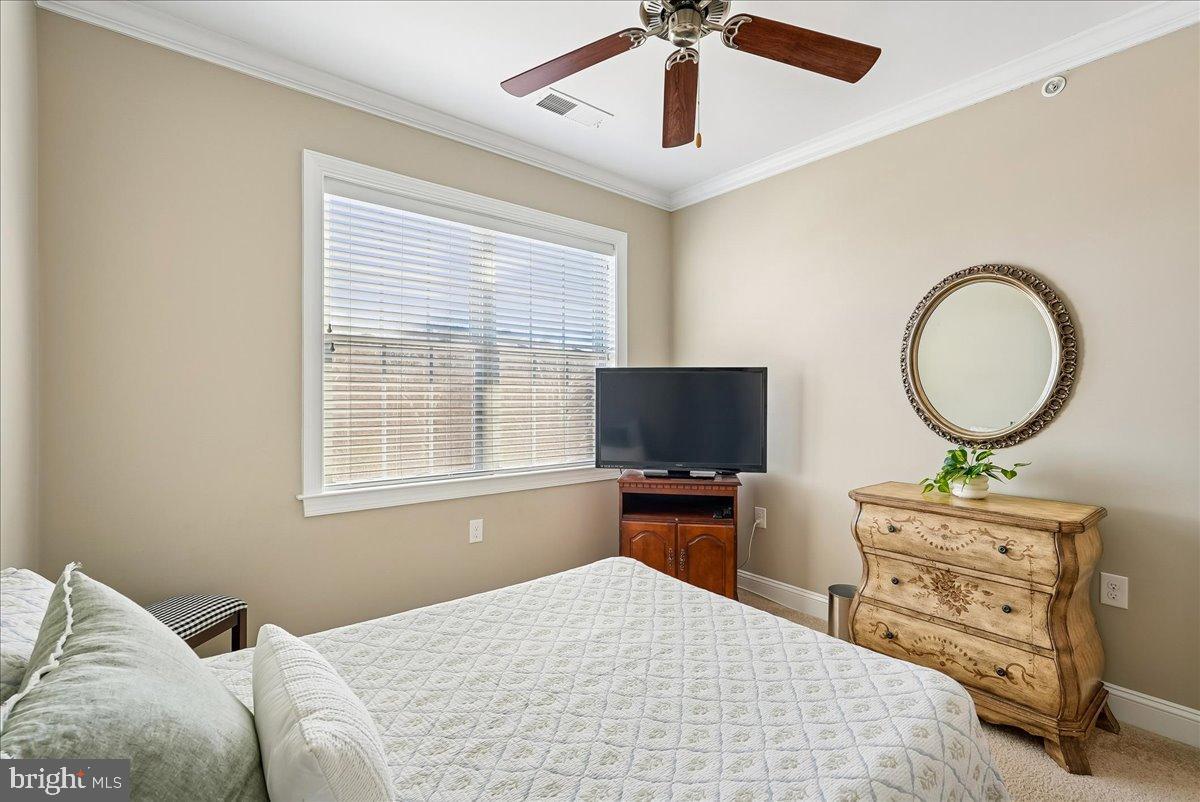 15110 HEATHER MILL LN #402, HAYMARKET, Virginia 20169, 2 Bedrooms Bedrooms, 8 Rooms Rooms,2 BathroomsBathrooms,Residential,For sale,15110 HEATHER MILL LN #402,VAPW2111984 MLS # VAPW2111984