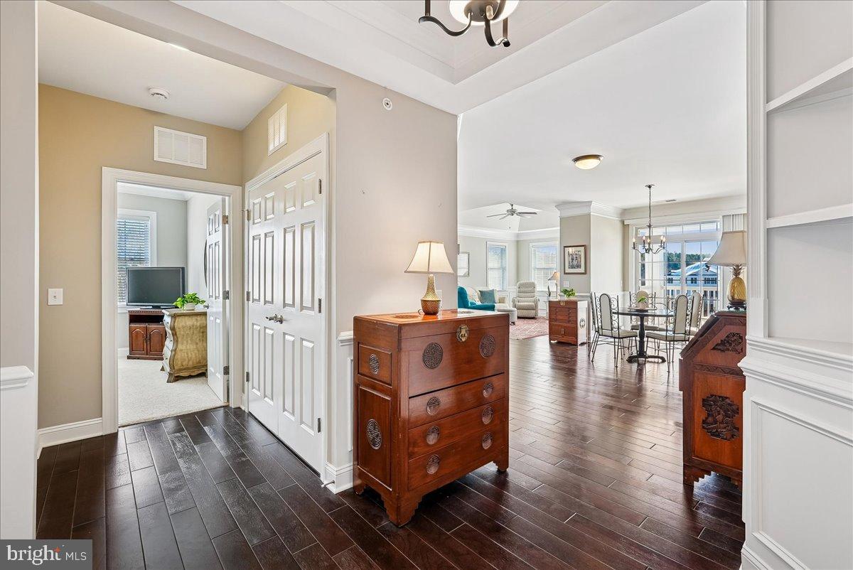 15110 HEATHER MILL LN #402, HAYMARKET, Virginia 20169, 2 Bedrooms Bedrooms, 8 Rooms Rooms,2 BathroomsBathrooms,Residential,For sale,15110 HEATHER MILL LN #402,VAPW2111984 MLS # VAPW2111984