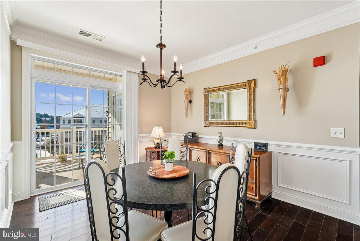 15110 HEATHER MILL LN #402, HAYMARKET, Virginia 20169, 2 Bedrooms Bedrooms, 8 Rooms Rooms,2 BathroomsBathrooms,Residential,For sale,15110 HEATHER MILL LN #402,VAPW2111984 MLS # VAPW2111984