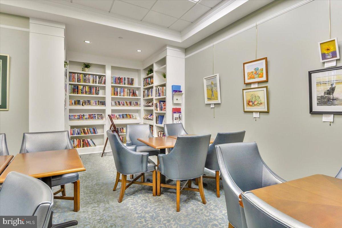 15110 HEATHER MILL LN #402, HAYMARKET, Virginia 20169, 2 Bedrooms Bedrooms, 8 Rooms Rooms,2 BathroomsBathrooms,Residential,For sale,15110 HEATHER MILL LN #402,VAPW2111984 MLS # VAPW2111984