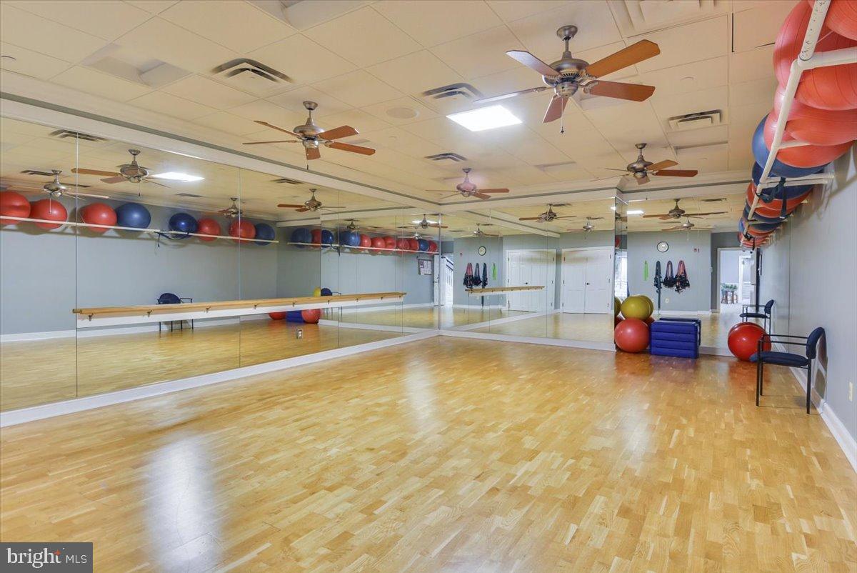 15110 HEATHER MILL LN #402, HAYMARKET, Virginia 20169, 2 Bedrooms Bedrooms, 8 Rooms Rooms,2 BathroomsBathrooms,Residential,For sale,15110 HEATHER MILL LN #402,VAPW2111984 MLS # VAPW2111984