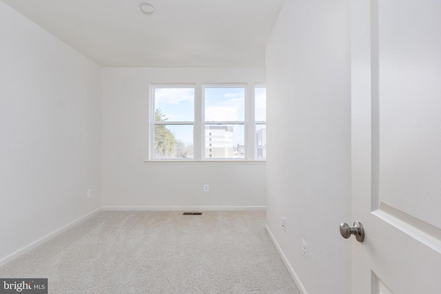 2510 NEABSCO COMMON PL, WOODBRIDGE, Virginia 22191, 3 Bedrooms Bedrooms, ,2 BathroomsBathrooms,Residential,For sale,2510 NEABSCO COMMON PL,VAPW2111986 MLS # VAPW2111986