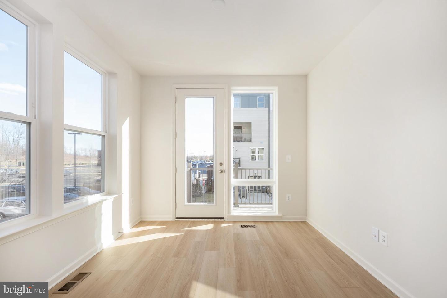 2548 NEABSCO COMMON PL, WOODBRIDGE, Virginia 22191, 2 Bedrooms Bedrooms, ,2 BathroomsBathrooms,Residential,For sale,2548 NEABSCO COMMON PL,VAPW2111988 MLS # VAPW2111988