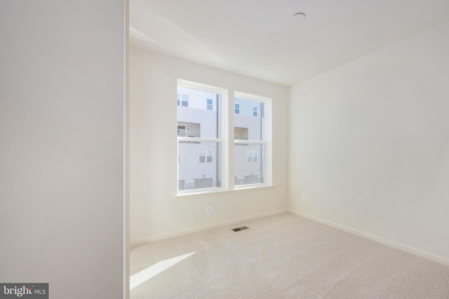 2548 NEABSCO COMMON PL, WOODBRIDGE, Virginia 22191, 2 Bedrooms Bedrooms, ,2 BathroomsBathrooms,Residential,For sale,2548 NEABSCO COMMON PL,VAPW2111988 MLS # VAPW2111988