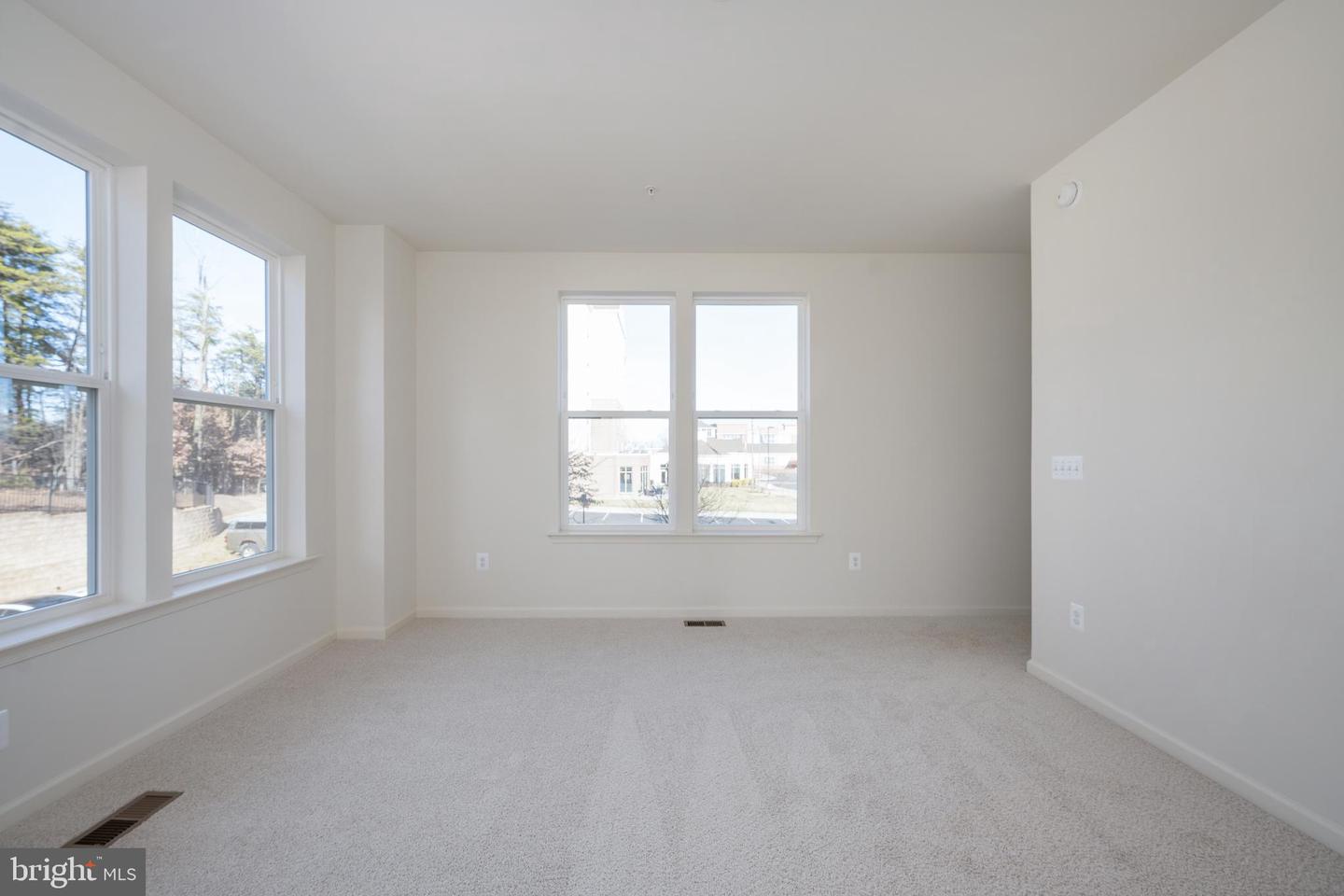 2548 NEABSCO COMMON PL, WOODBRIDGE, Virginia 22191, 2 Bedrooms Bedrooms, ,2 BathroomsBathrooms,Residential,For sale,2548 NEABSCO COMMON PL,VAPW2111988 MLS # VAPW2111988