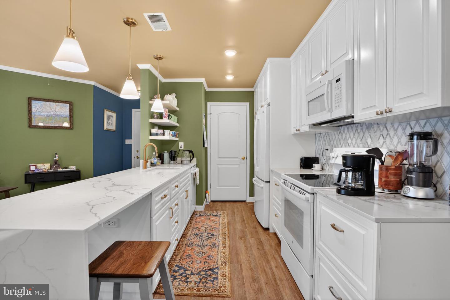 7703 LAFAYETTE FOREST DR #24, ANNANDALE, Virginia 22003, 1 Bedroom Bedrooms, 2 Rooms Rooms,1 BathroomBathrooms,Residential,For sale,7703 LAFAYETTE FOREST DR #24,VAFX2289418 MLS # VAFX2289418