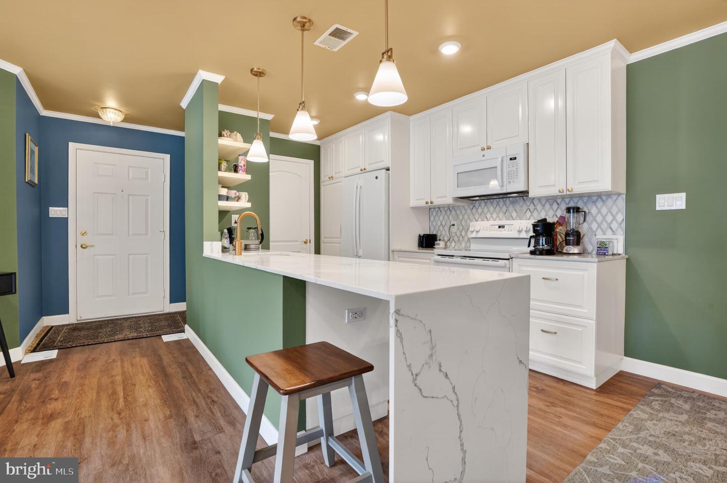 7703 LAFAYETTE FOREST DR #24, ANNANDALE, Virginia 22003, 1 Bedroom Bedrooms, 2 Rooms Rooms,1 BathroomBathrooms,Residential,For sale,7703 LAFAYETTE FOREST DR #24,VAFX2289418 MLS # VAFX2289418