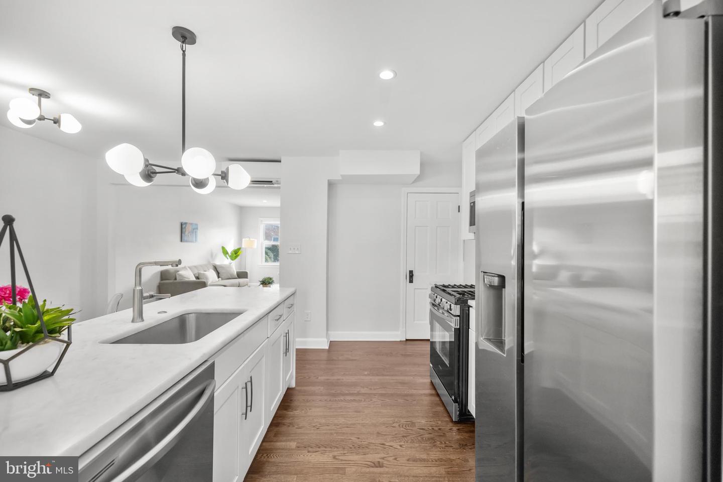 810 20TH ST NE, WASHINGTON, District Of Columbia 20002, 3 Bedrooms Bedrooms, ,2 BathroomsBathrooms,Residential,For sale,810 20TH ST NE,DCDC2245004 MLS # DCDC2245004