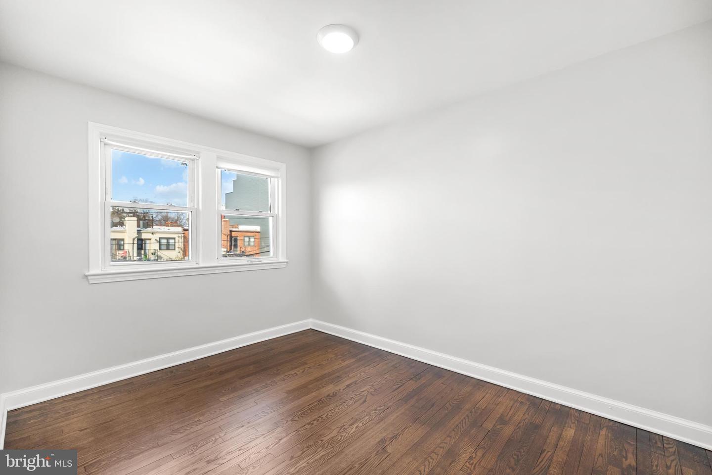 810 20TH ST NE, WASHINGTON, District Of Columbia 20002, 3 Bedrooms Bedrooms, ,2 BathroomsBathrooms,Residential,For sale,810 20TH ST NE,DCDC2245004 MLS # DCDC2245004