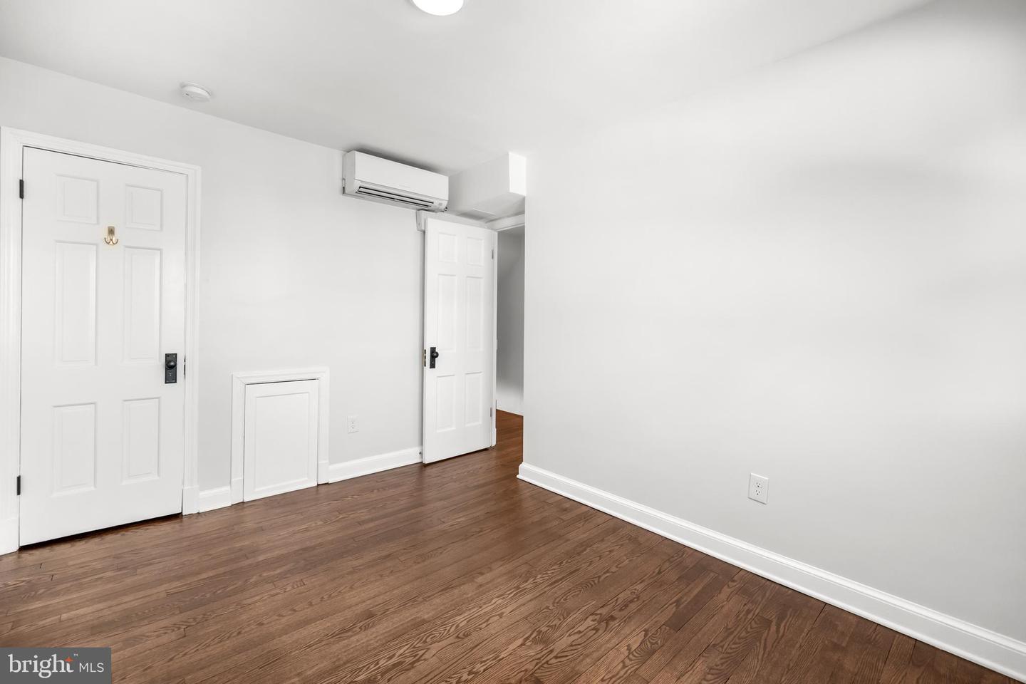 810 20TH ST NE, WASHINGTON, District Of Columbia 20002, 3 Bedrooms Bedrooms, ,2 BathroomsBathrooms,Residential,For sale,810 20TH ST NE,DCDC2245004 MLS # DCDC2245004