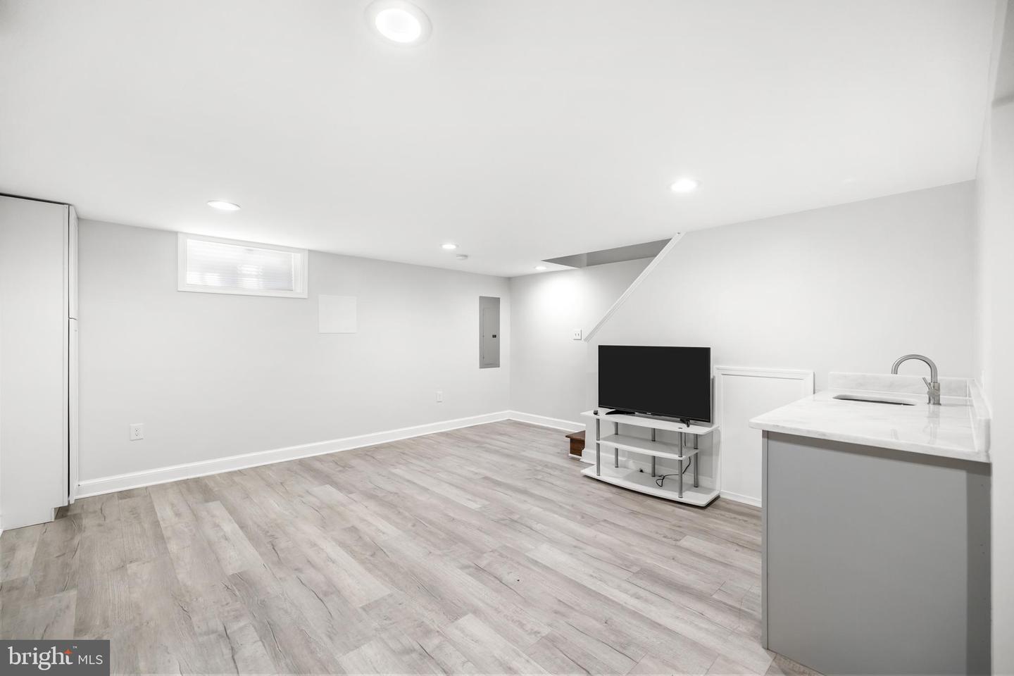 810 20TH ST NE, WASHINGTON, District Of Columbia 20002, 3 Bedrooms Bedrooms, ,2 BathroomsBathrooms,Residential,For sale,810 20TH ST NE,DCDC2245004 MLS # DCDC2245004