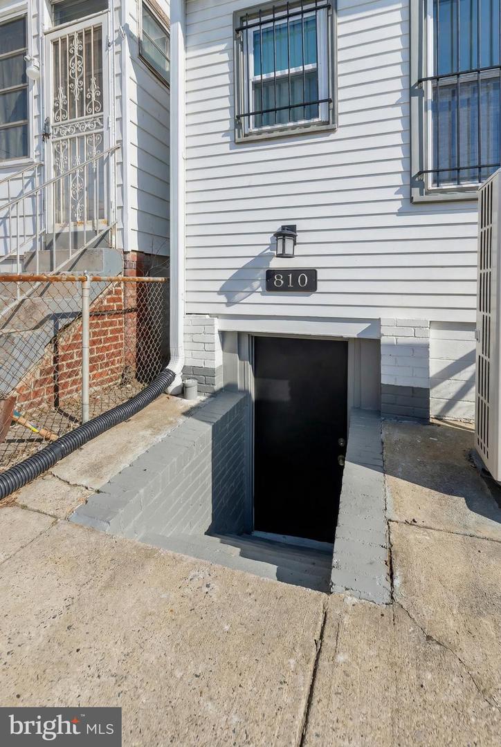 810 20TH ST NE, WASHINGTON, District Of Columbia 20002, 3 Bedrooms Bedrooms, ,2 BathroomsBathrooms,Residential,For sale,810 20TH ST NE,DCDC2245004 MLS # DCDC2245004