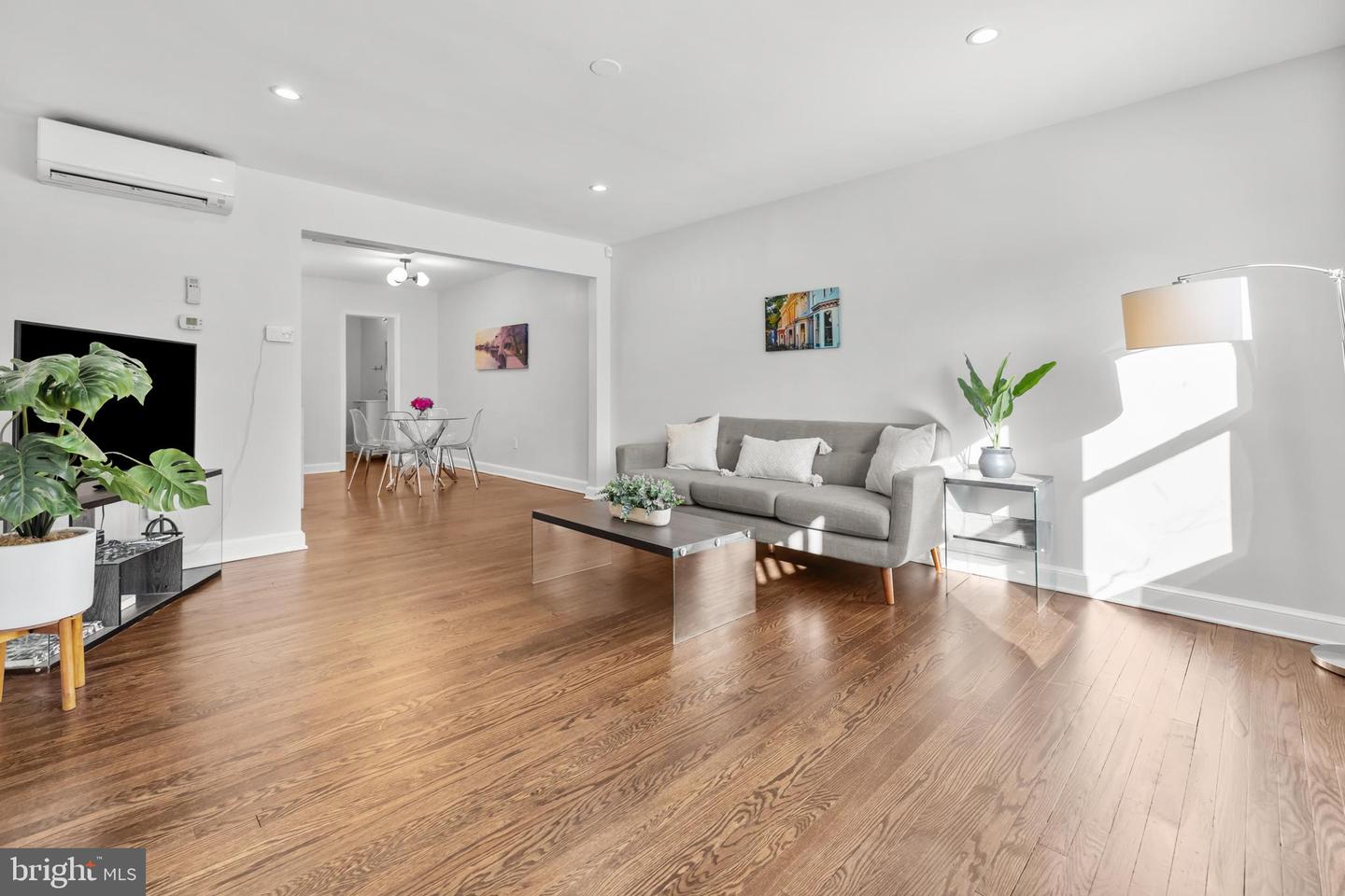 810 20TH ST NE, WASHINGTON, District Of Columbia 20002, 3 Bedrooms Bedrooms, ,2 BathroomsBathrooms,Residential,For sale,810 20TH ST NE,DCDC2245004 MLS # DCDC2245004