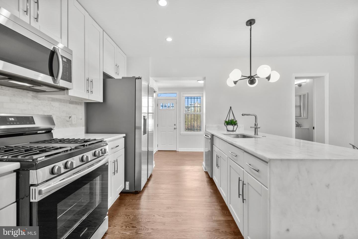 810 20TH ST NE, WASHINGTON, District Of Columbia 20002, 3 Bedrooms Bedrooms, ,2 BathroomsBathrooms,Residential,For sale,810 20TH ST NE,DCDC2245004 MLS # DCDC2245004