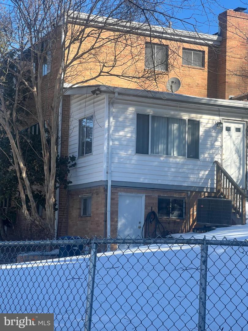 4901 FITCH PL NE, WASHINGTON, District Of Columbia 20019, 3 Bedrooms Bedrooms, 13 Rooms Rooms,2 BathroomsBathrooms,Residential,For sale,4901 FITCH PL NE,DCDC2245036 MLS # DCDC2245036