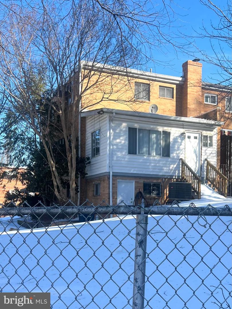 4901 FITCH PL NE, WASHINGTON, District Of Columbia 20019, 3 Bedrooms Bedrooms, 13 Rooms Rooms,2 BathroomsBathrooms,Residential,For sale,4901 FITCH PL NE,DCDC2245036 MLS # DCDC2245036