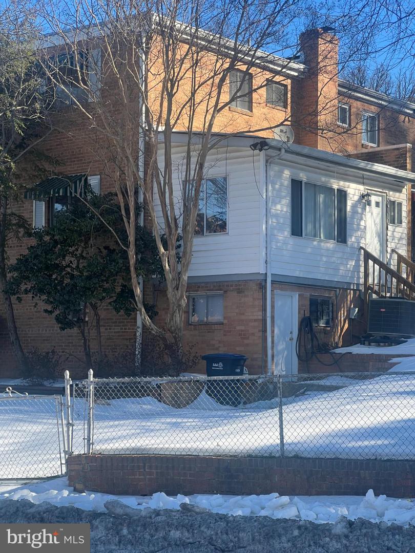 4901 FITCH PL NE, WASHINGTON, District Of Columbia 20019, 3 Bedrooms Bedrooms, 13 Rooms Rooms,2 BathroomsBathrooms,Residential,For sale,4901 FITCH PL NE,DCDC2245036 MLS # DCDC2245036