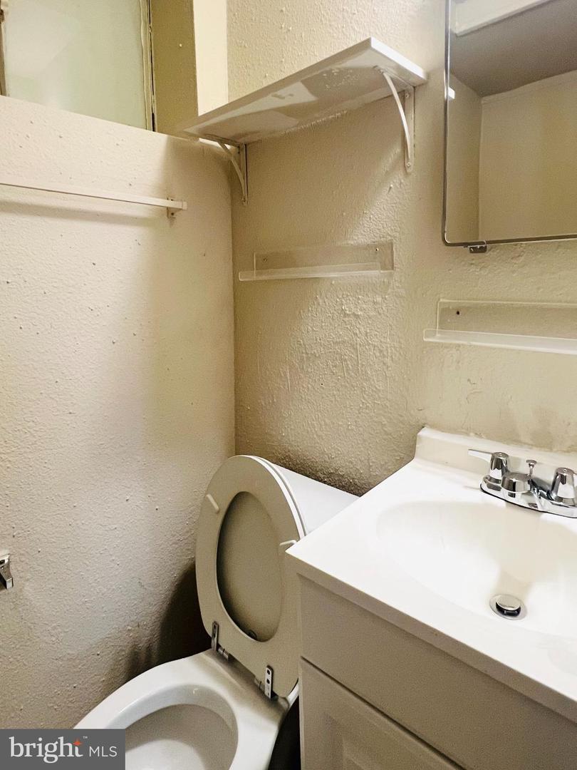 4901 FITCH PL NE, WASHINGTON, District Of Columbia 20019, 3 Bedrooms Bedrooms, 13 Rooms Rooms,2 BathroomsBathrooms,Residential,For sale,4901 FITCH PL NE,DCDC2245036 MLS # DCDC2245036