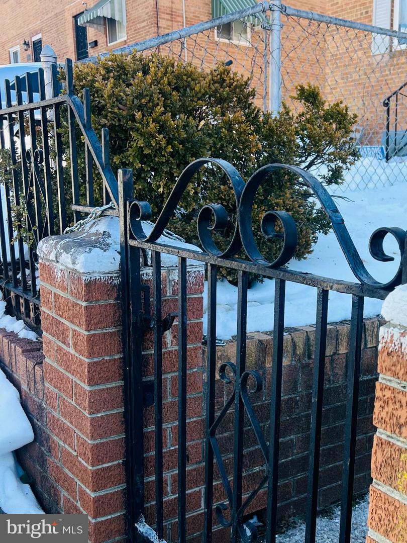 4901 FITCH PL NE, WASHINGTON, District Of Columbia 20019, 3 Bedrooms Bedrooms, 13 Rooms Rooms,2 BathroomsBathrooms,Residential,For sale,4901 FITCH PL NE,DCDC2245036 MLS # DCDC2245036