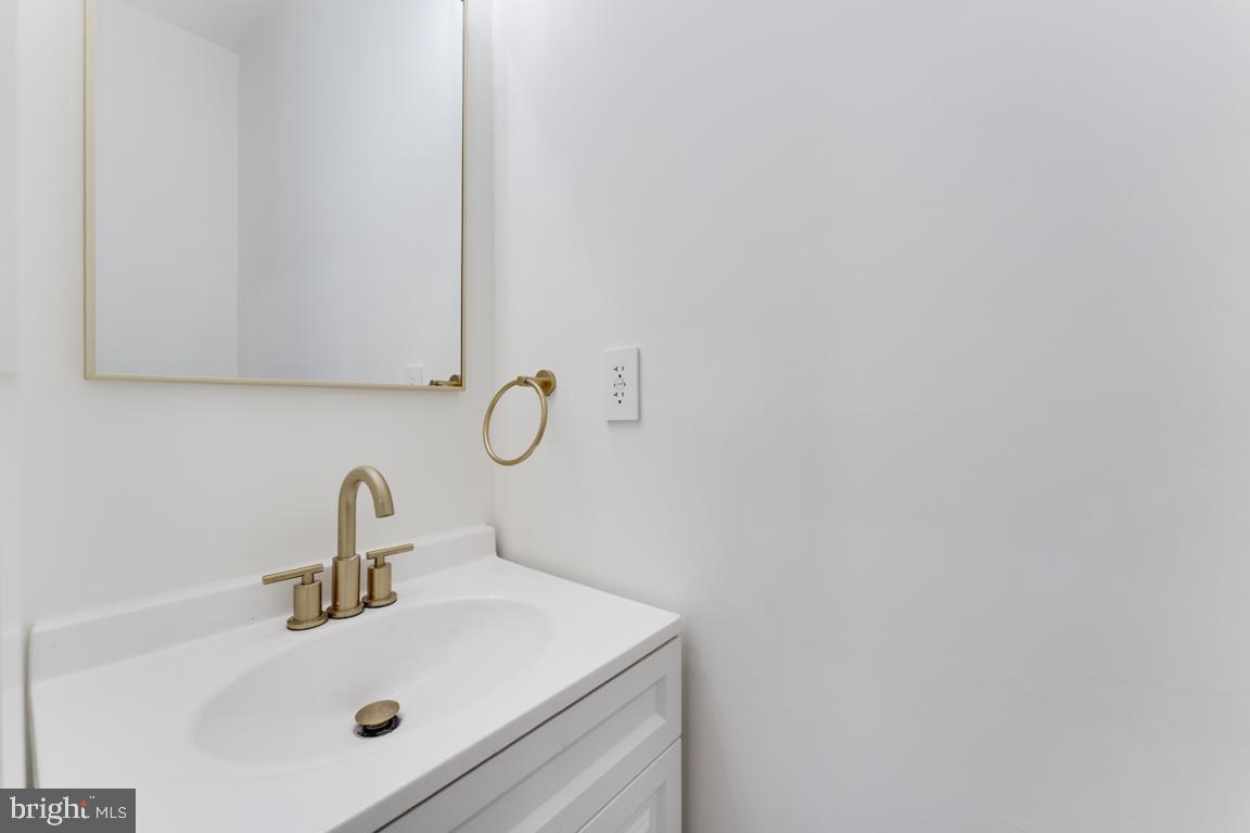 219 JEFFERSON ST NW, WASHINGTON, District Of Columbia 20011, 4 Bedrooms Bedrooms, ,3 BathroomsBathrooms,Residential,For sale,219 JEFFERSON ST NW,DCDC2245050 MLS # DCDC2245050