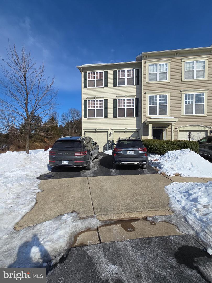 9249 ALVYN LAKE CIR, BRISTOW, Virginia 20136, 3 Bedrooms Bedrooms, ,2 BathroomsBathrooms,Residential,For sale,9249 ALVYN LAKE CIR,VAPW2112044 MLS # VAPW2112044