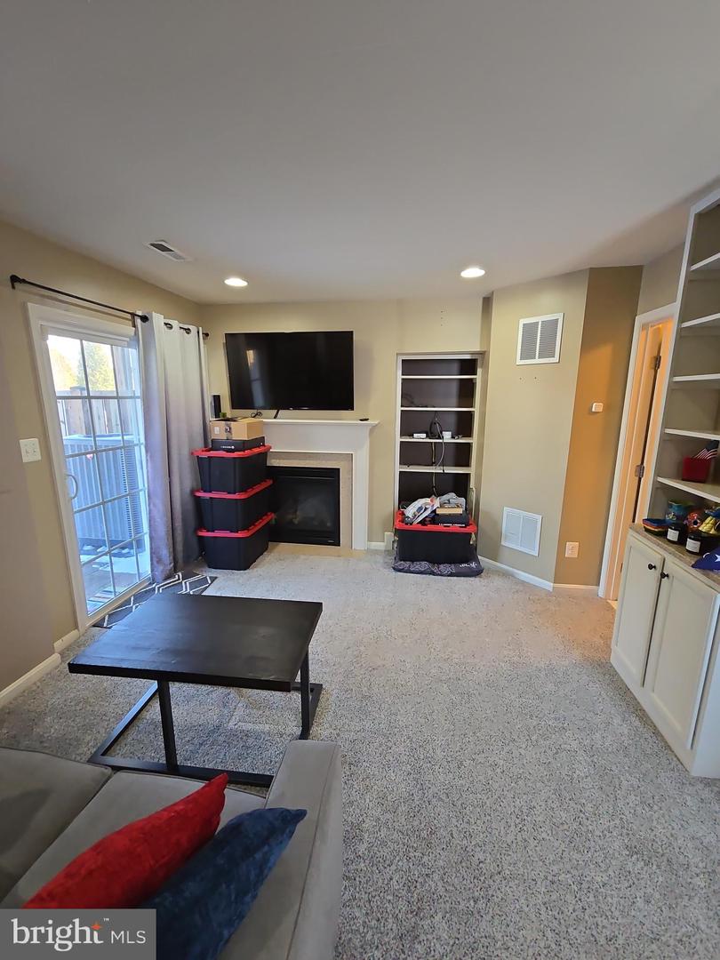 9249 ALVYN LAKE CIR, BRISTOW, Virginia 20136, 3 Bedrooms Bedrooms, ,2 BathroomsBathrooms,Residential,For sale,9249 ALVYN LAKE CIR,VAPW2112044 MLS # VAPW2112044