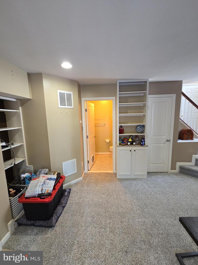 9249 ALVYN LAKE CIR, BRISTOW, Virginia 20136, 3 Bedrooms Bedrooms, ,2 BathroomsBathrooms,Residential,For sale,9249 ALVYN LAKE CIR,VAPW2112044 MLS # VAPW2112044