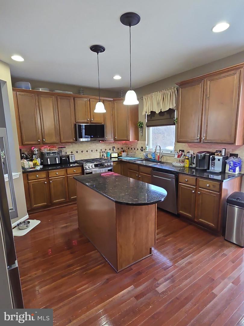 9249 ALVYN LAKE CIR, BRISTOW, Virginia 20136, 3 Bedrooms Bedrooms, ,2 BathroomsBathrooms,Residential,For sale,9249 ALVYN LAKE CIR,VAPW2112044 MLS # VAPW2112044