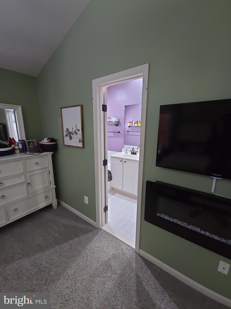 9249 ALVYN LAKE CIR, BRISTOW, Virginia 20136, 3 Bedrooms Bedrooms, ,2 BathroomsBathrooms,Residential,For sale,9249 ALVYN LAKE CIR,VAPW2112044 MLS # VAPW2112044