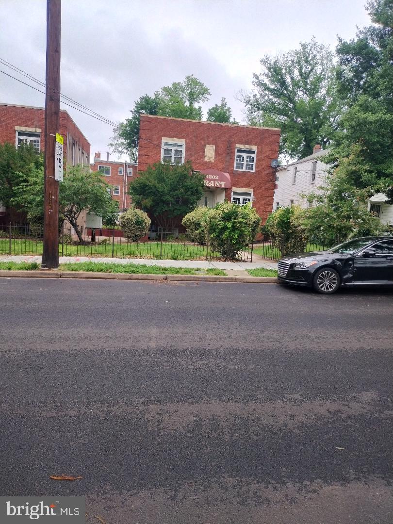 4202 GRANT ST NE #202, WASHINGTON, District Of Columbia 20019, 1 Bedroom Bedrooms, 3 Rooms Rooms,1 BathroomBathrooms,Residential,For sale,4202 GRANT ST NE #202,DCDC2245126 MLS # DCDC2245126