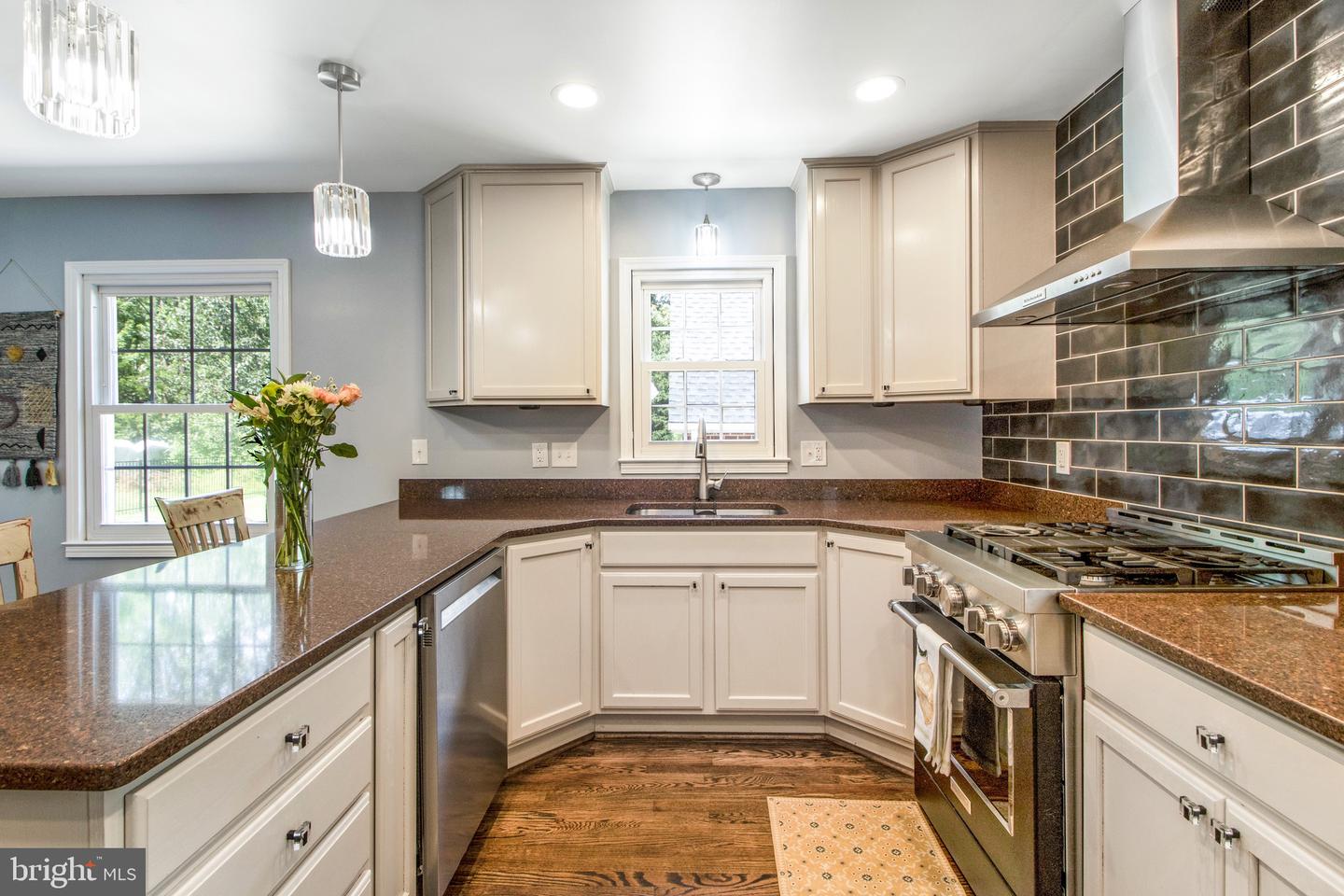 109 SUSSEX ST, FREDERICKSBURG, Virginia 22405, 5 Bedrooms Bedrooms, ,2 BathroomsBathrooms,Residential,For sale,109 SUSSEX ST,VAST2045872 MLS # VAST2045872