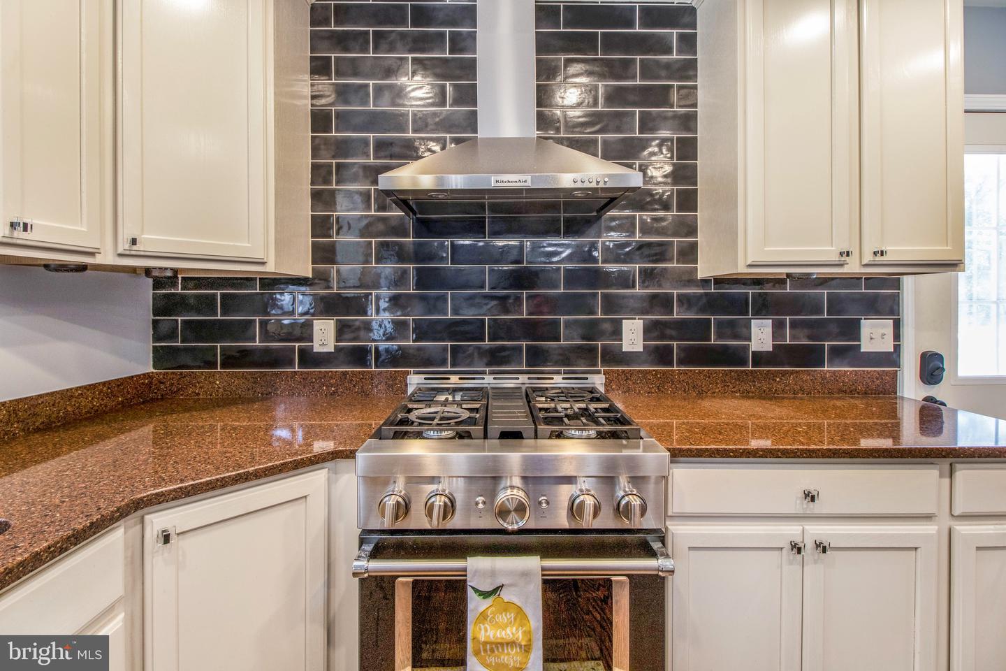 109 SUSSEX ST, FREDERICKSBURG, Virginia 22405, 5 Bedrooms Bedrooms, ,2 BathroomsBathrooms,Residential,For sale,109 SUSSEX ST,VAST2045872 MLS # VAST2045872