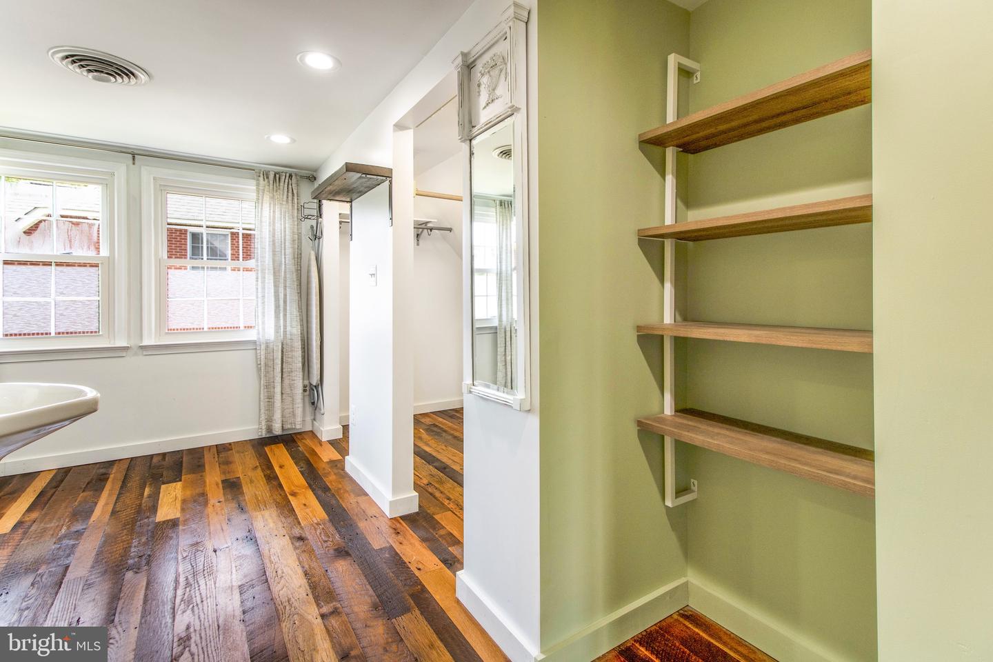 109 SUSSEX ST, FREDERICKSBURG, Virginia 22405, 5 Bedrooms Bedrooms, ,2 BathroomsBathrooms,Residential,For sale,109 SUSSEX ST,VAST2045872 MLS # VAST2045872