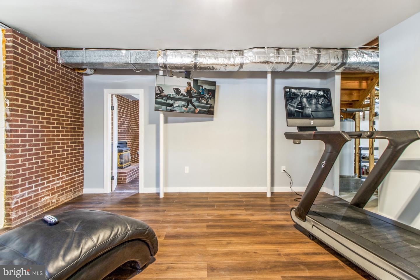 109 SUSSEX ST, FREDERICKSBURG, Virginia 22405, 5 Bedrooms Bedrooms, ,2 BathroomsBathrooms,Residential,For sale,109 SUSSEX ST,VAST2045872 MLS # VAST2045872