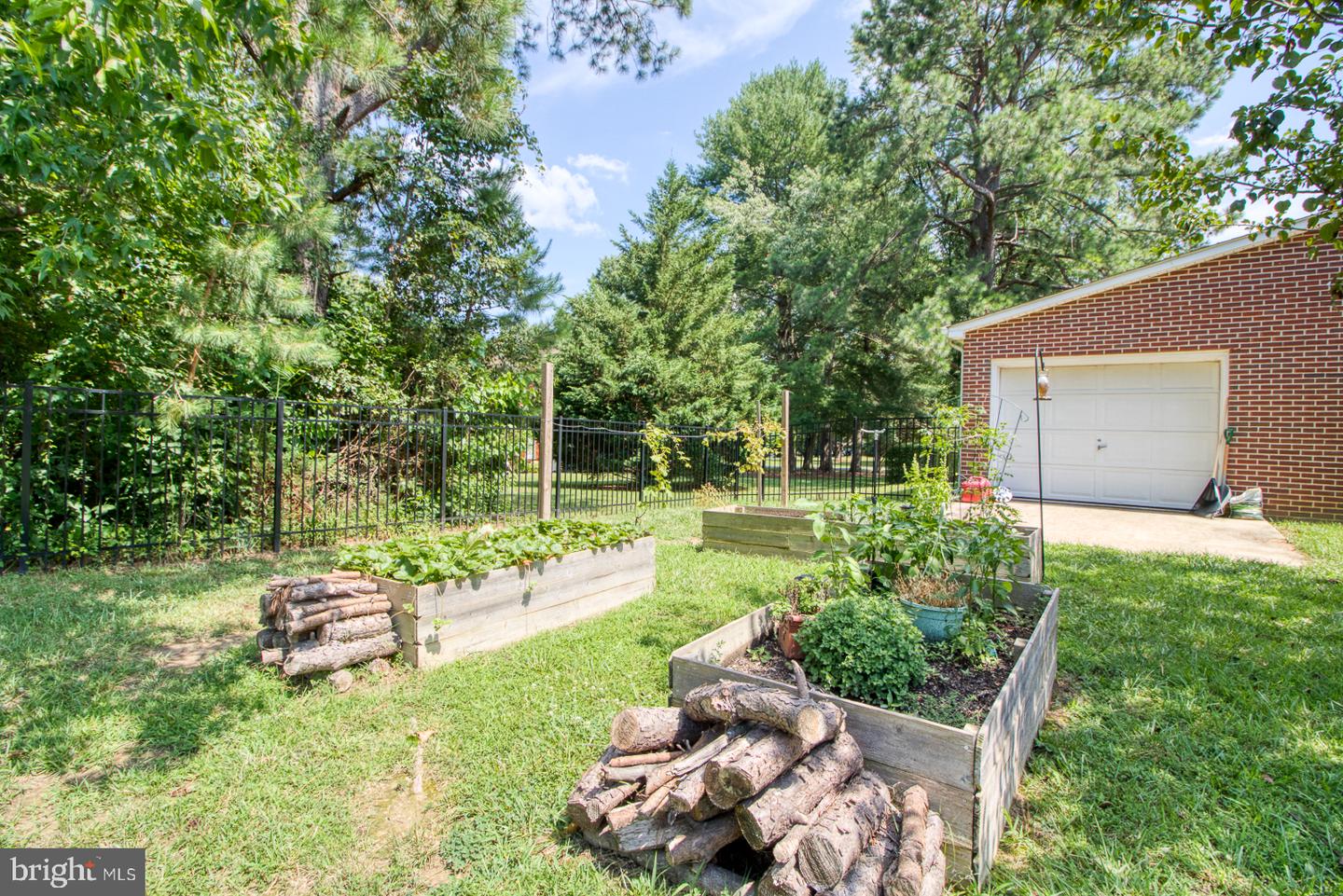 109 SUSSEX ST, FREDERICKSBURG, Virginia 22405, 5 Bedrooms Bedrooms, ,2 BathroomsBathrooms,Residential,For sale,109 SUSSEX ST,VAST2045872 MLS # VAST2045872