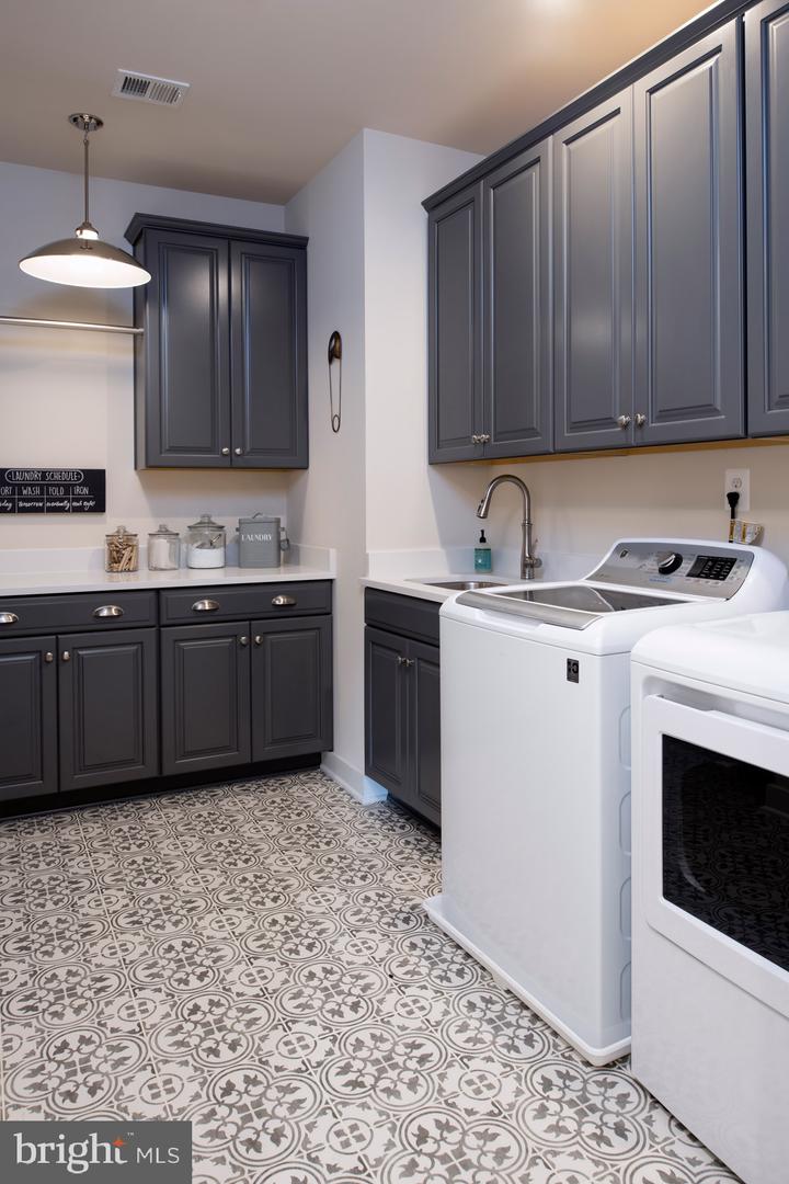 HUNTWICK PL #LOT 1, HAMILTON, Virginia 20158, 4 Bedrooms Bedrooms, ,3 BathroomsBathrooms,Residential,For sale,HUNTWICK PL #LOT 1,VALO2115434 MLS # VALO2115434