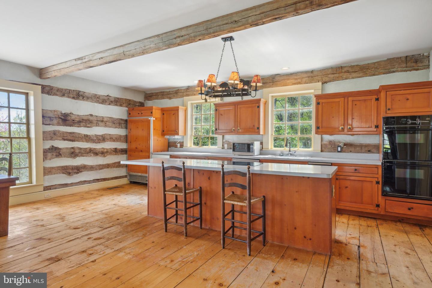 121 YARNICK RD, GREAT FALLS, Virginia 22066, 8 Bedrooms Bedrooms, ,5 BathroomsBathrooms,Residential,For sale,121 YARNICK RD,VAFX2227828 MLS # VAFX2227828