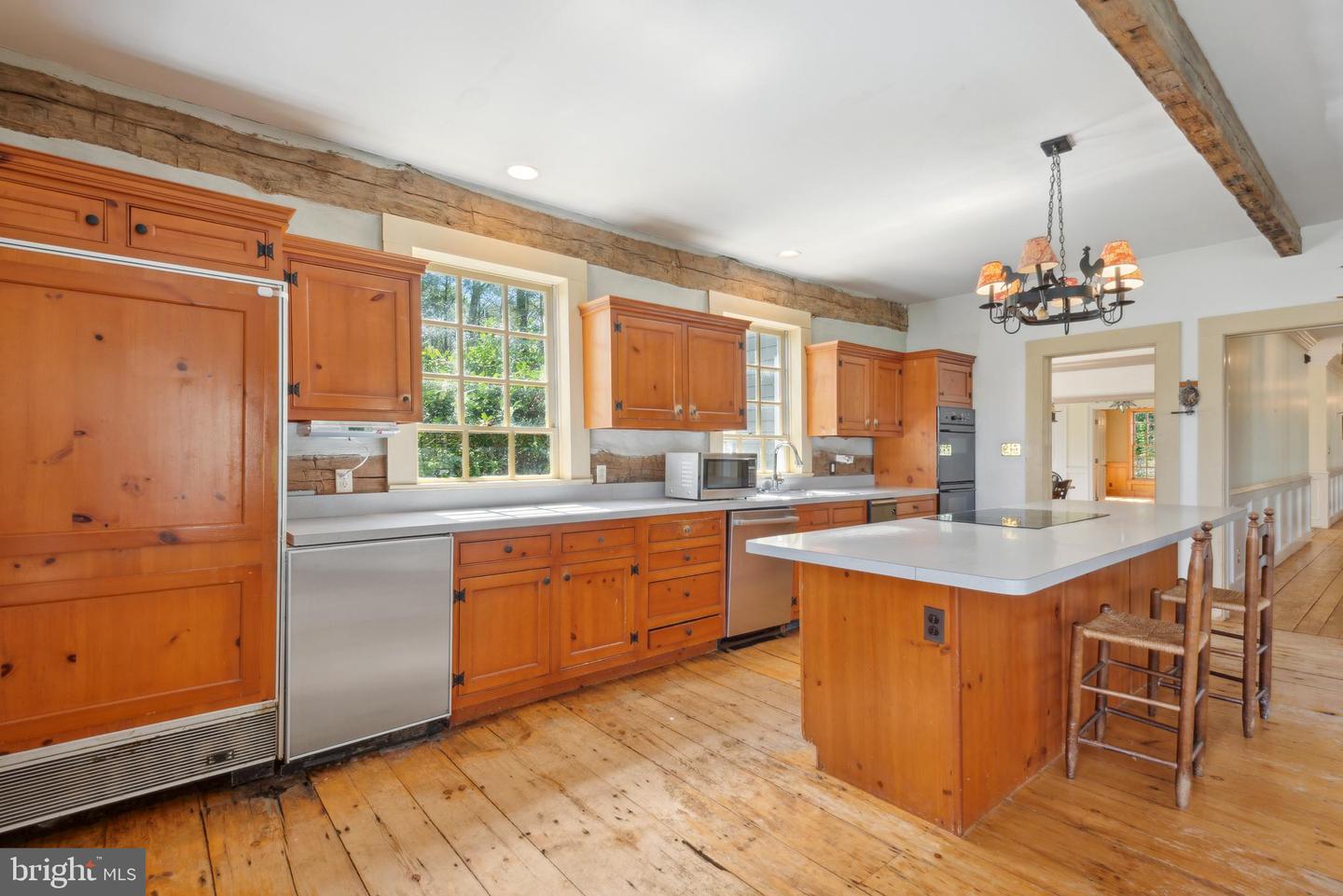 121 YARNICK RD, GREAT FALLS, Virginia 22066, 8 Bedrooms Bedrooms, ,5 BathroomsBathrooms,Residential,For sale,121 YARNICK RD,VAFX2227828 MLS # VAFX2227828