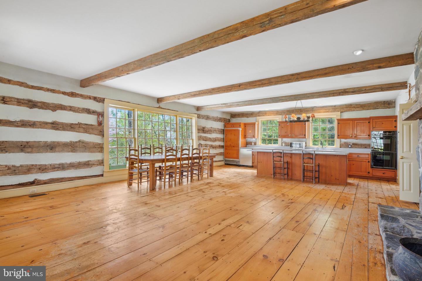 121 YARNICK RD, GREAT FALLS, Virginia 22066, 8 Bedrooms Bedrooms, ,5 BathroomsBathrooms,Residential,For sale,121 YARNICK RD,VAFX2227828 MLS # VAFX2227828