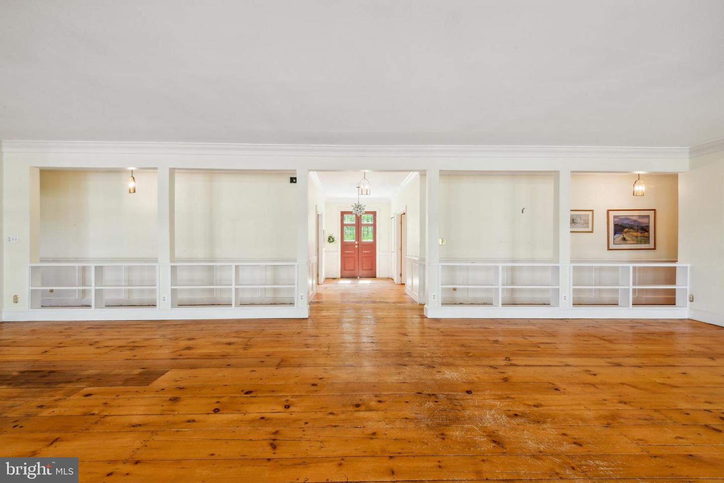 121 YARNICK RD, GREAT FALLS, Virginia 22066, 8 Bedrooms Bedrooms, ,5 BathroomsBathrooms,Residential,For sale,121 YARNICK RD,VAFX2227828 MLS # VAFX2227828