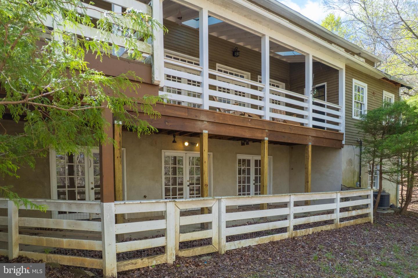 121 YARNICK RD, GREAT FALLS, Virginia 22066, 8 Bedrooms Bedrooms, ,5 BathroomsBathrooms,Residential,For sale,121 YARNICK RD,VAFX2227828 MLS # VAFX2227828