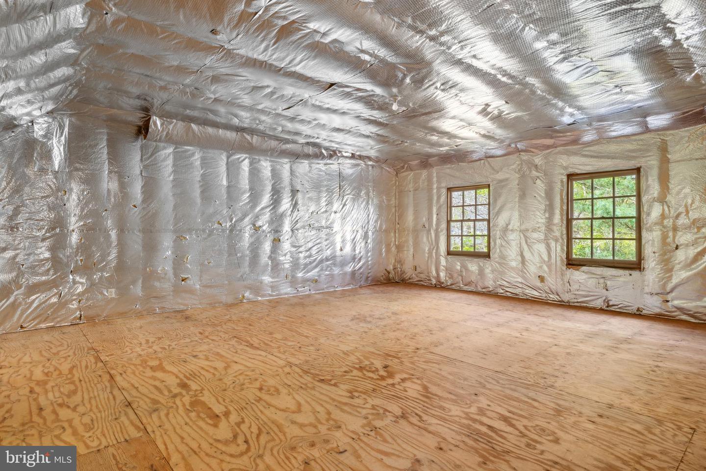 121 YARNICK RD, GREAT FALLS, Virginia 22066, 8 Bedrooms Bedrooms, ,5 BathroomsBathrooms,Residential,For sale,121 YARNICK RD,VAFX2227828 MLS # VAFX2227828