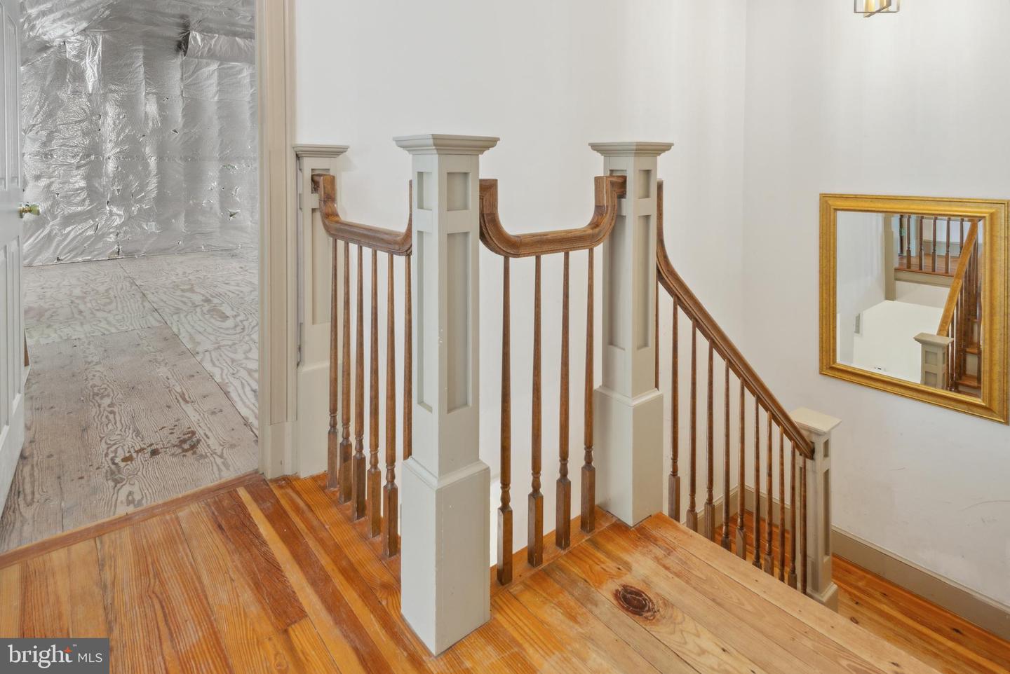 121 YARNICK RD, GREAT FALLS, Virginia 22066, 8 Bedrooms Bedrooms, ,5 BathroomsBathrooms,Residential,For sale,121 YARNICK RD,VAFX2227828 MLS # VAFX2227828