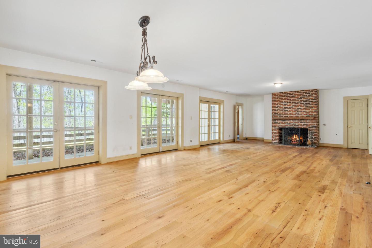 121 YARNICK RD, GREAT FALLS, Virginia 22066, 8 Bedrooms Bedrooms, ,5 BathroomsBathrooms,Residential,For sale,121 YARNICK RD,VAFX2227828 MLS # VAFX2227828