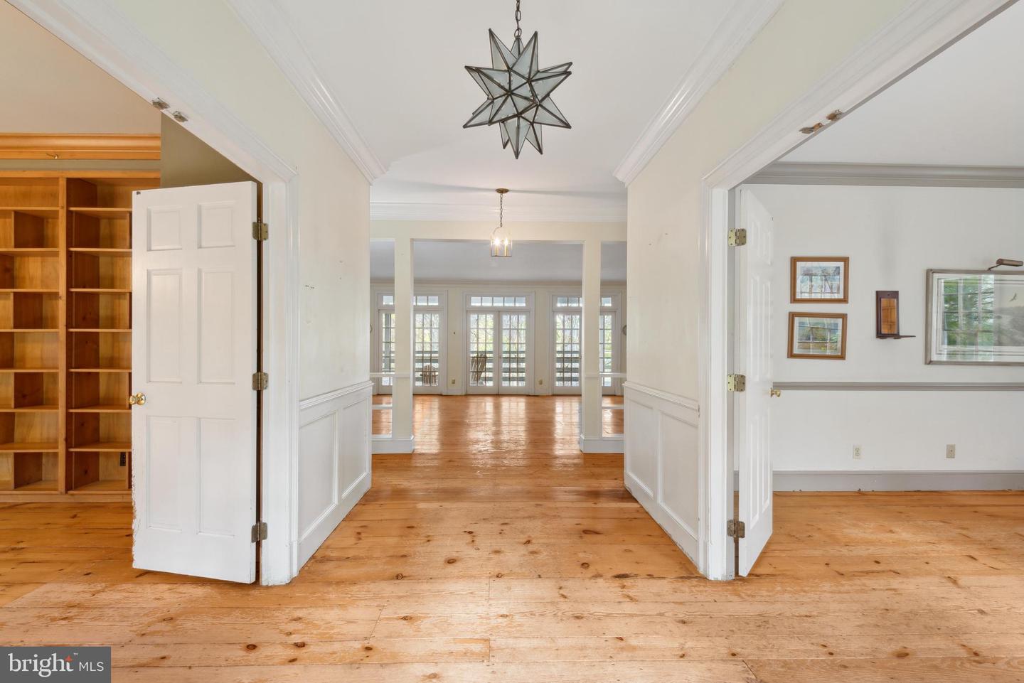 121 YARNICK RD, GREAT FALLS, Virginia 22066, 8 Bedrooms Bedrooms, ,5 BathroomsBathrooms,Residential,For sale,121 YARNICK RD,VAFX2227828 MLS # VAFX2227828