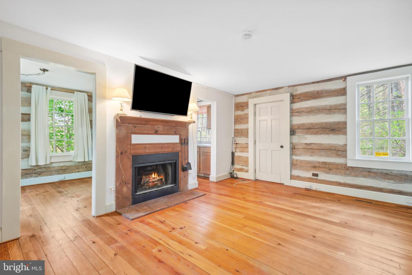 121 YARNICK RD, GREAT FALLS, Virginia 22066, 8 Bedrooms Bedrooms, ,5 BathroomsBathrooms,Residential,For sale,121 YARNICK RD,VAFX2227828 MLS # VAFX2227828