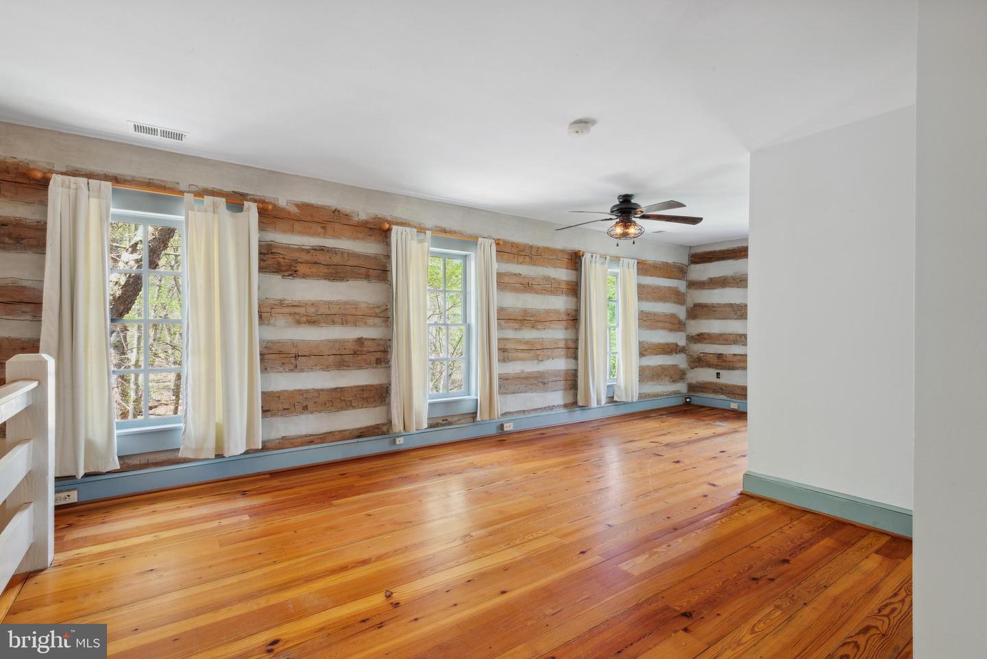 121 YARNICK RD, GREAT FALLS, Virginia 22066, 8 Bedrooms Bedrooms, ,5 BathroomsBathrooms,Residential,For sale,121 YARNICK RD,VAFX2227828 MLS # VAFX2227828