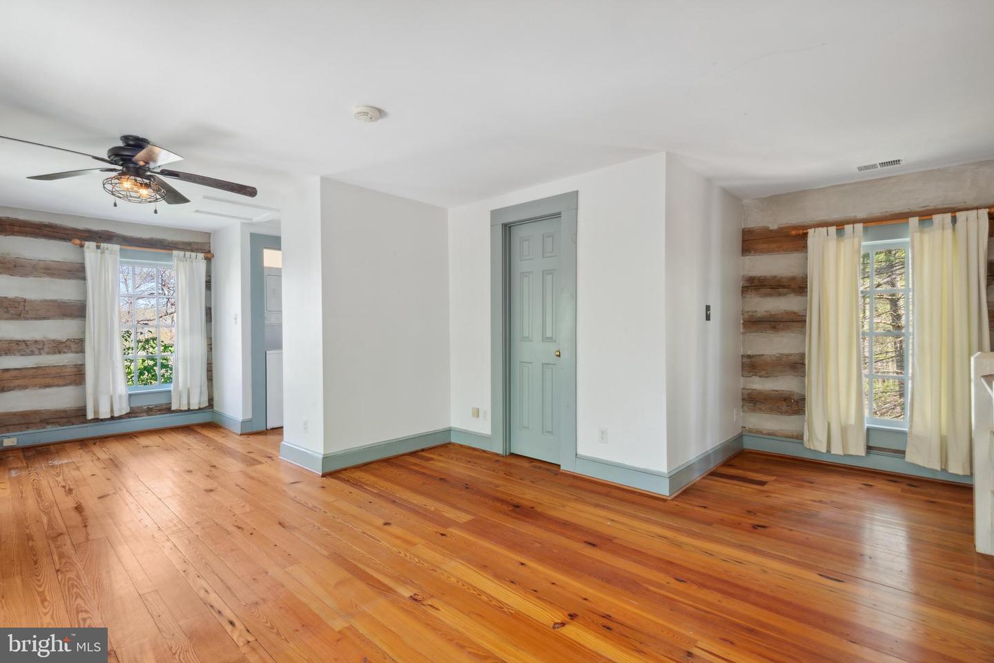 121 YARNICK RD, GREAT FALLS, Virginia 22066, 8 Bedrooms Bedrooms, ,5 BathroomsBathrooms,Residential,For sale,121 YARNICK RD,VAFX2227828 MLS # VAFX2227828