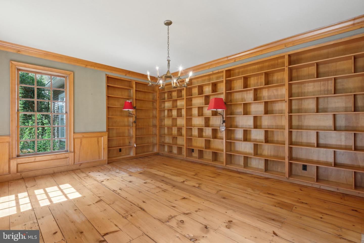 121 YARNICK RD, GREAT FALLS, Virginia 22066, 8 Bedrooms Bedrooms, ,5 BathroomsBathrooms,Residential,For sale,121 YARNICK RD,VAFX2227828 MLS # VAFX2227828